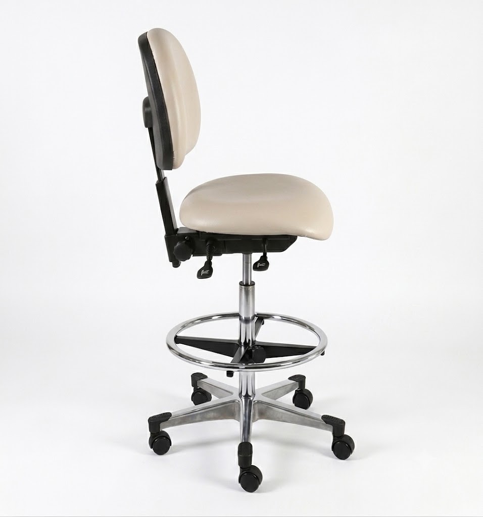 Intensa 8302 anesthesia chair side view, Venture Medical Requip.