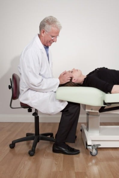 Oakworks PF Series Power Exam/Treatment Table | PF400 - Image 5